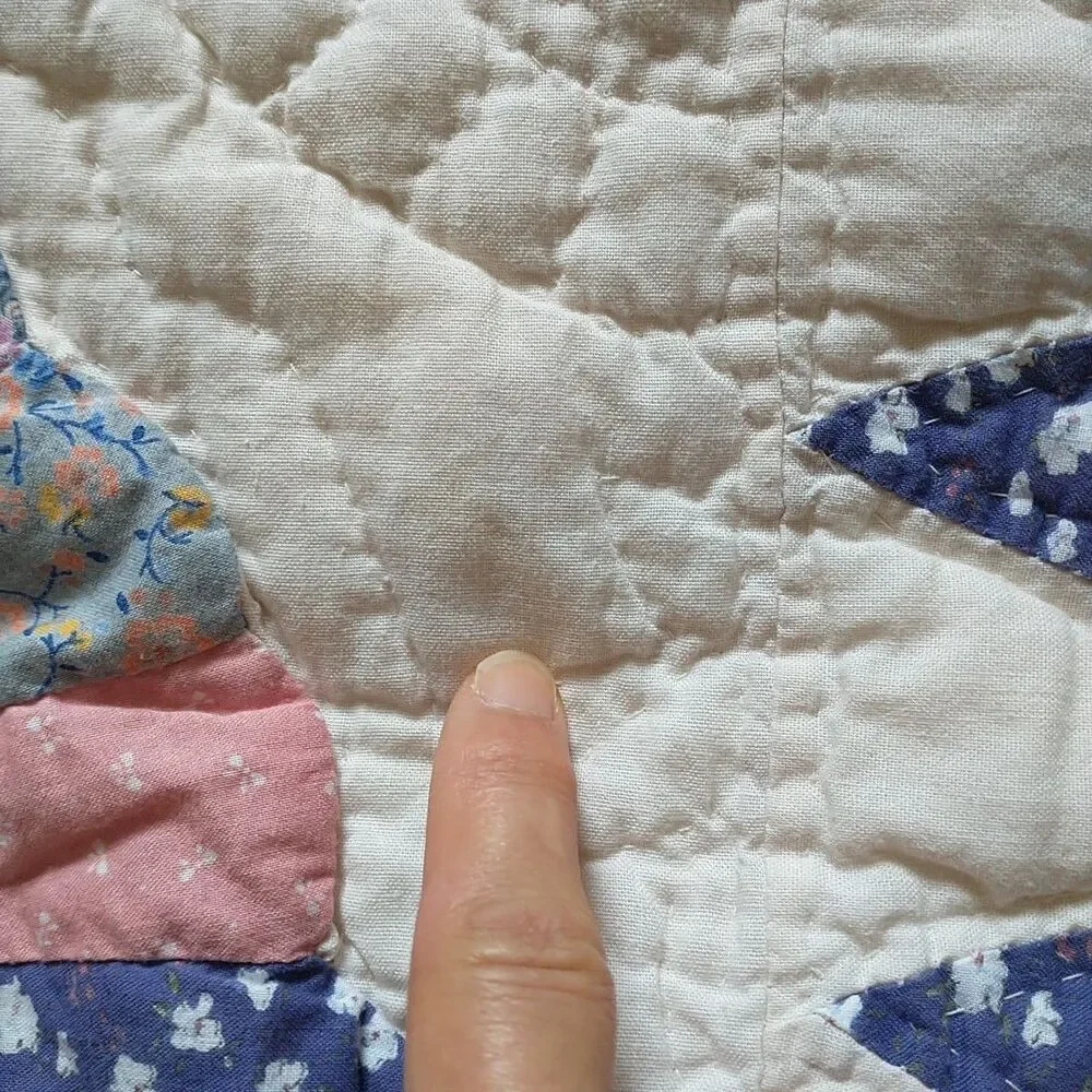 Vtg Dresden Plate Quilt Handmade Cotton Scalloped Edge Floral Rectangle 86x96